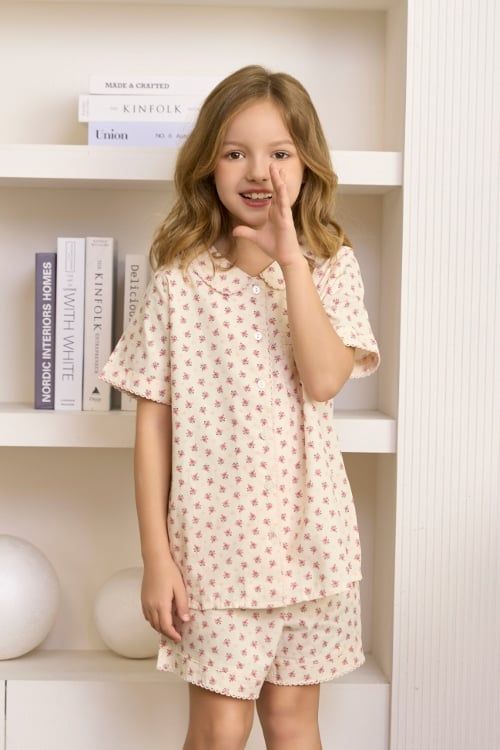  KSK038S12-BỘ SHORT KATE VỚI THIẾT KẾ CỔ LÁ SEN CÙNG HỌA TIẾT XINH XẮN, ĐÁNG YÊU DÀNH CHO BÉ 