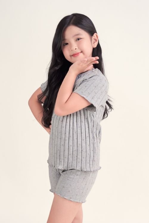  KST013S41-BỘ THUN SHORT MÀU XÁM VỚI NHIỀU HỌA TIẾT XINH XẮN CHO BÉ. 