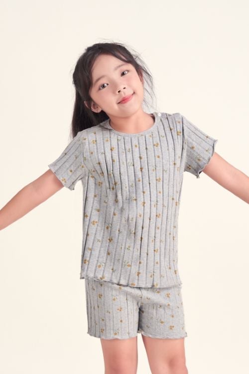  KST013S42-BỘ THUN SHORT MÀU XÁM VỚI NHIỀU HỌA TIẾT XINH XẮN CHO BÉ. 