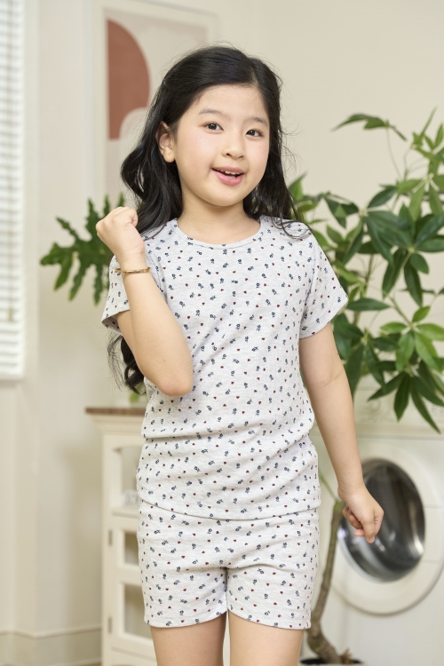 KST015S42-BỘ SHORT THUN VỚI THIẾT KẾ CỔ TRÒN MANG LẠI SỰ NĂNG ĐỘNG THOẢI MÁI CHO BÉ .