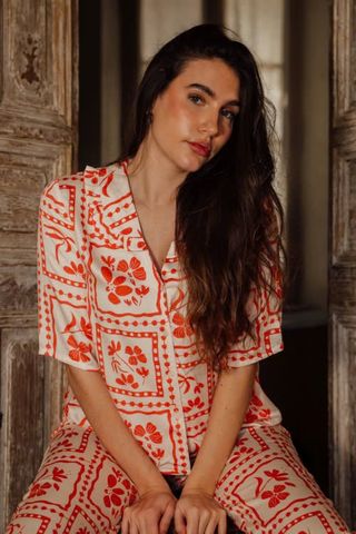  BKL040S51-BỘ LỬNG TOLE HỌA TIẾT HOA CAM NỔI BẬT VỚI THIẾT KẾ CỔ LÁ SEN MANG PHONG CÁCH NHẸ NHÀNG, NỮ TÍNH VÀ THOÁNG MÁT 