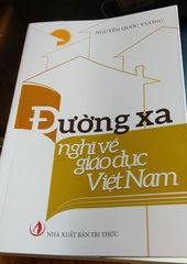 Đường xa nghĩ về giáo dục Việt Nam