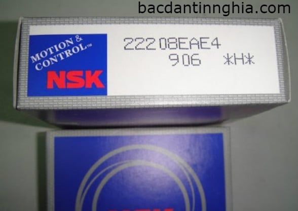 22208EAE4 NSK