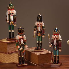 Nutcracker - Kẹp Hạt Dẻ