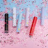 Pháo giấy cầm tay