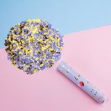 Pháo giấy cầm tay