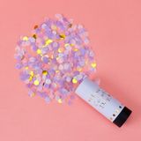 Pháo giấy cầm tay