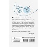 Vừa nhặt thóc vừa hót líu lo