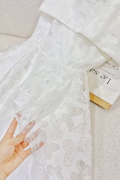 D377