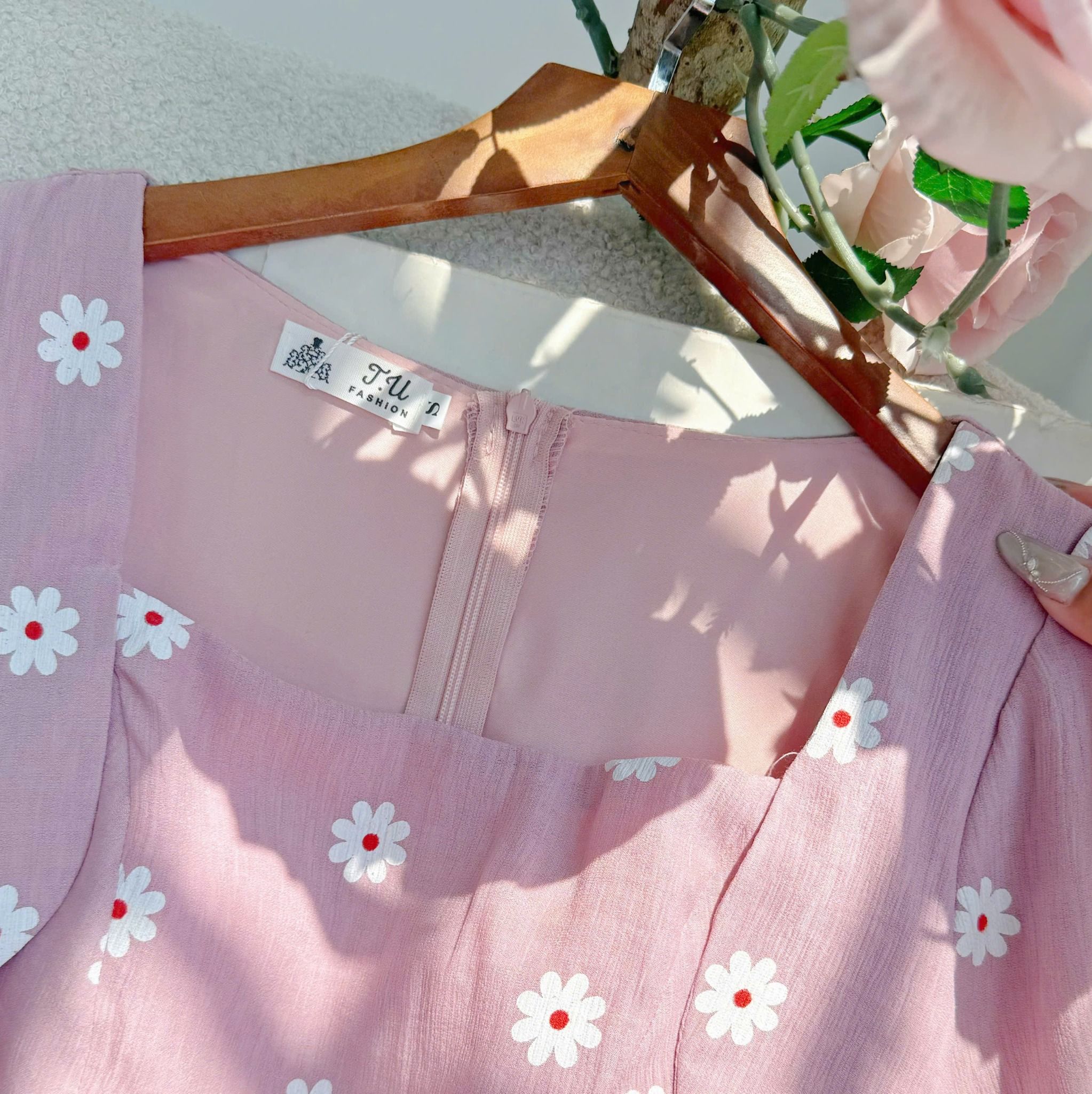 Đầm Tơ Tằm Gân Thiết Kế TuTu Store Phù Hợp Đi Chơi Dành Cho Nữ - Mã D1236