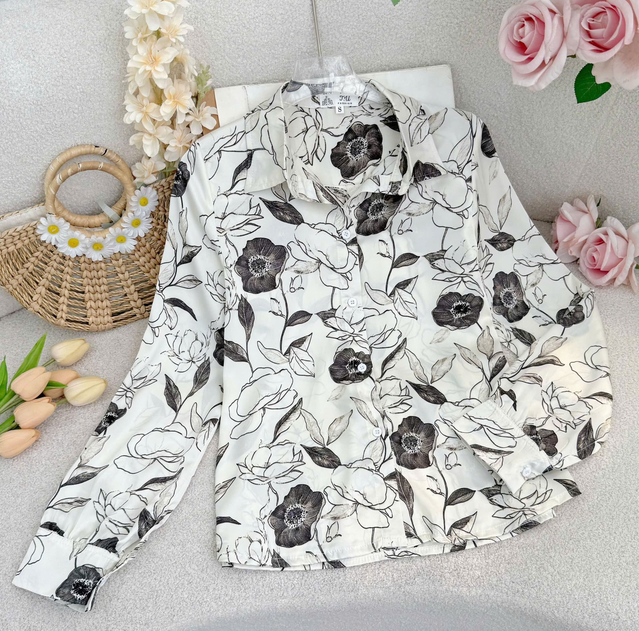 Áo Satin Lạnh Họa Tiết Thiết Kế TuTu Store Đi Chơi Dành Cho Nữ - Mã A508