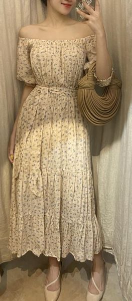 Norah Dress - Đầm Trễ vai xô lụa - nền hồng bông xanh nhỏ - D615 