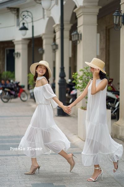  Laurel Dress - Đầm xô lụa trễ vai trắng D71 