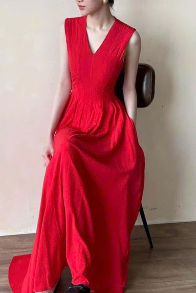  Ela Dress - Đầm Midi Cổ V Xếp Ly V09 