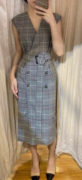  - Đầm kẻ công sở cổ V hai hàng cúc D560 