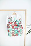  Áo sơ mi trắng in bông xanh - A301 