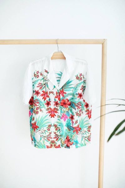  Áo sơ mi trắng in bông xanh - A301 