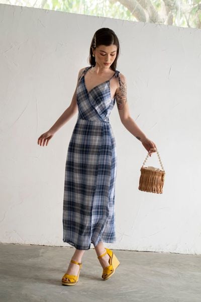  Adriana Dress - Đầm 2 dây caro chéo vạt  D968 