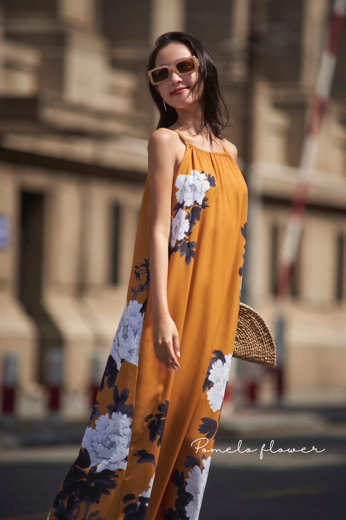  D647 - Layla Dress - Đầm cổ yếm in hoa 