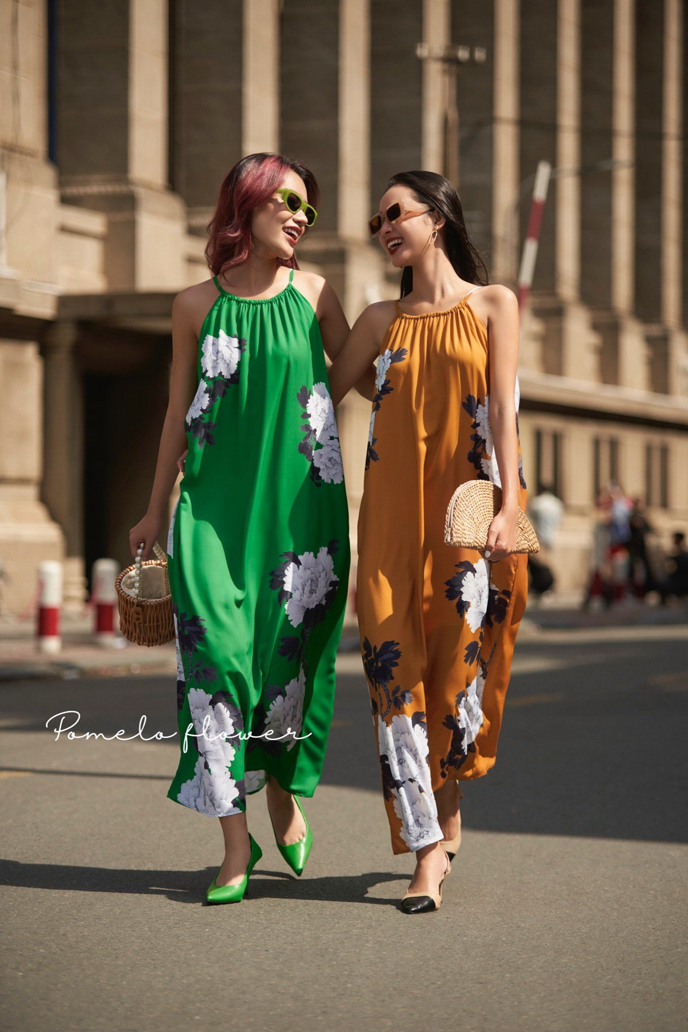  D647 - Layla Dress - Đầm cổ yếm in hoa 