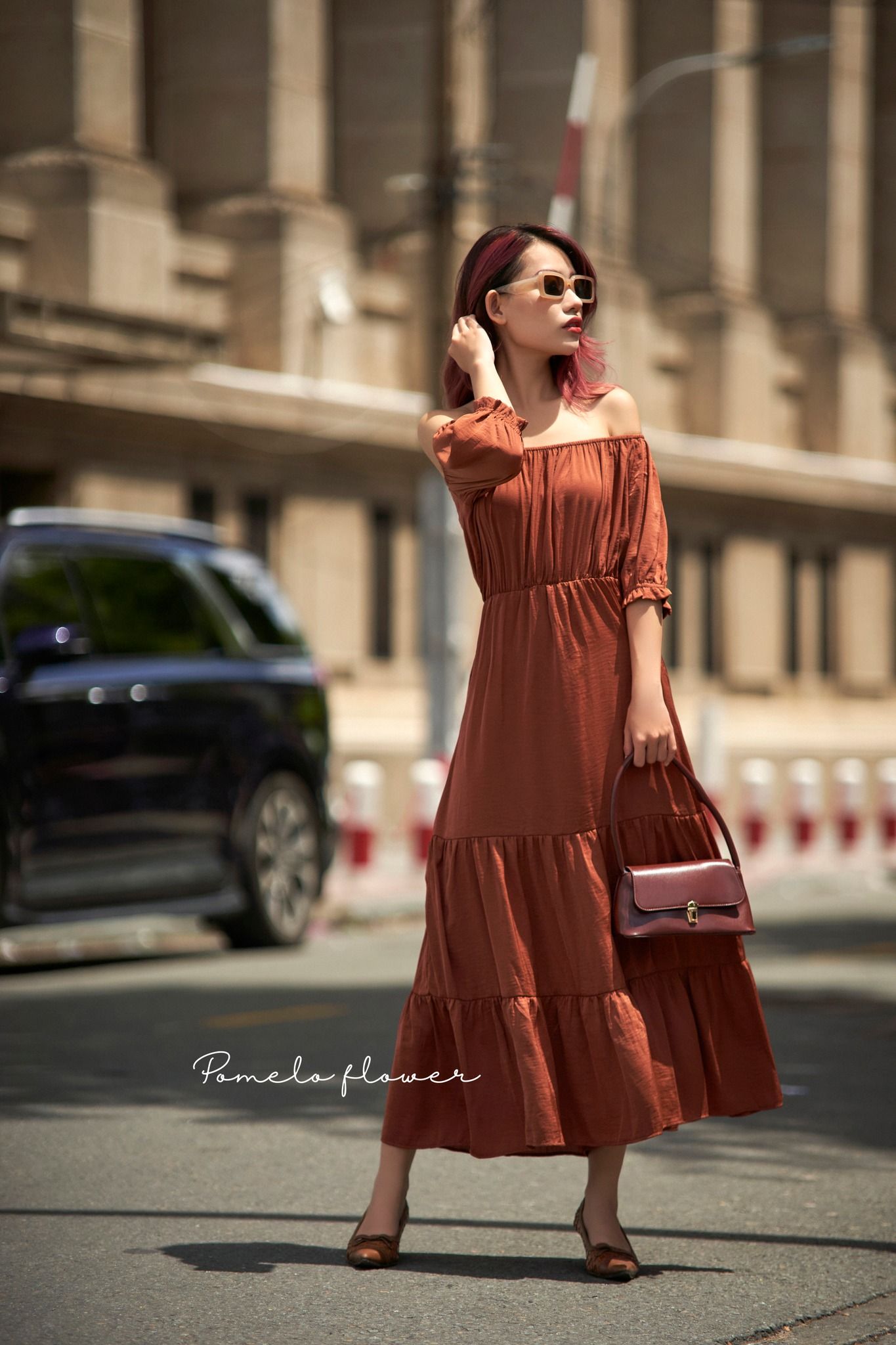  Đầm trễ vai lụa - Nâu D718 