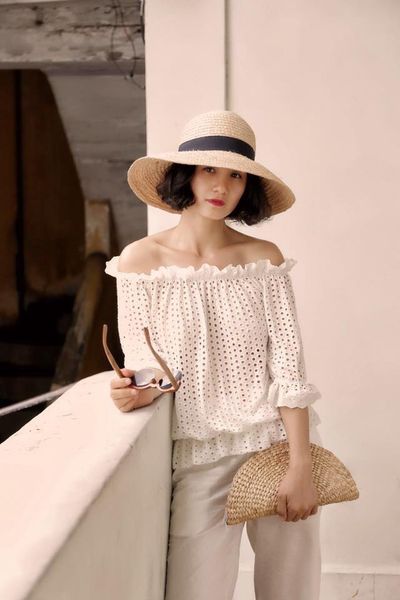  Áo ren trắng lỗ tròn trễ vai A214 
