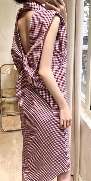  Tiffany Dress - Đầm hoa hồng khoét lưng 