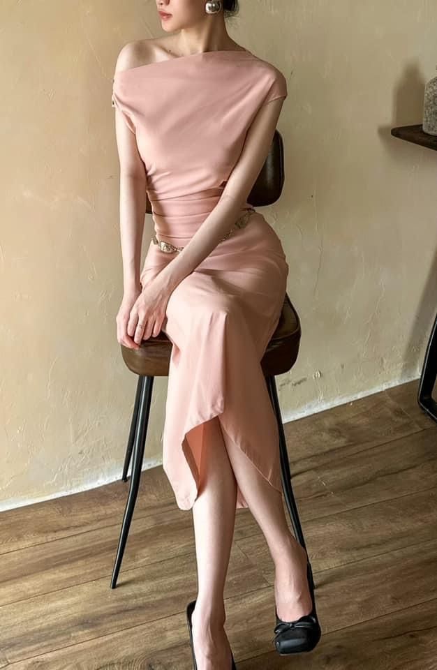  Zoey Dress - Đầm Lệch Vai Nhấn Eo D982 