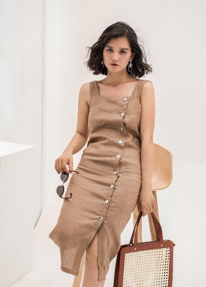  Amora Dress -  Đầm linen 2 dây hàng cúc 1 bên sườn D288 D289 