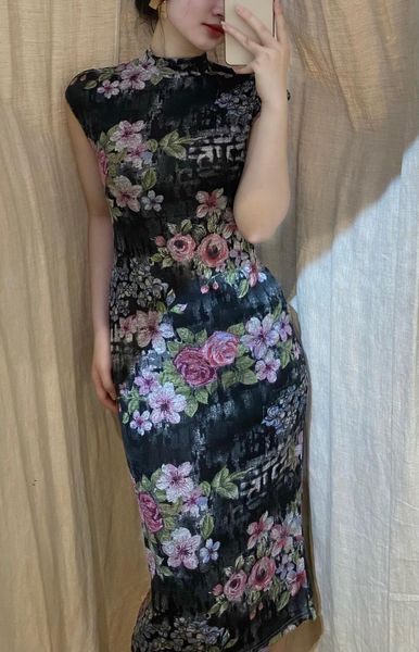  Mira Dress - Đầm body len hoa hồng nền đen D279 