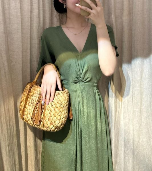  Viona Dress - Đầm Xoắn Eo Xô Lụa E104 