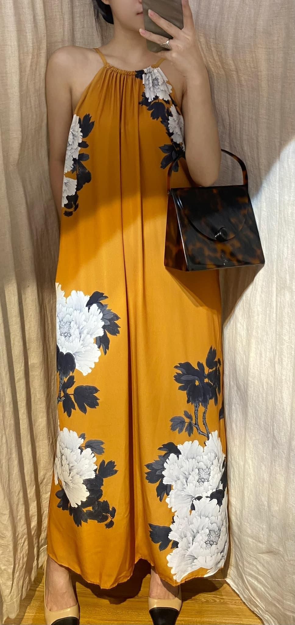  D647 - Layla Dress - Đầm cổ yếm in hoa 