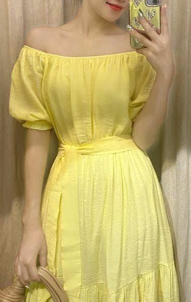  Krixi Dress - Đầm xô lụa trễ vai vàng D65 