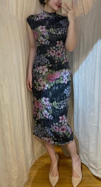  Mira Dress - Đầm body len hoa hồng nền đen D279 