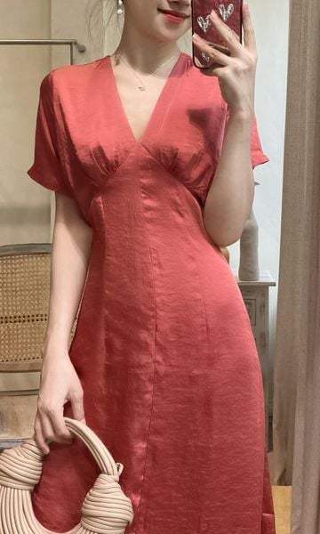  Adeline Dress - Đầm Lụa Cổ V Tay Ngắn E44 