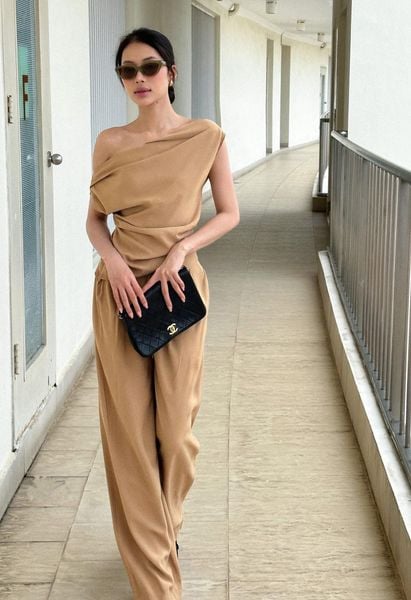  Jesse Set -  Set Áo Trễ Vai Và Quần Ống Suông L72 