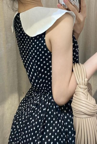  Della Dress - Đầm Midi Sát Nách Hoạ Tiết Chấm Bi E04 