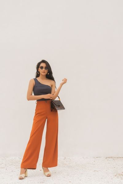  Quần dáng suông đứng ống loe nhẹ Q49 