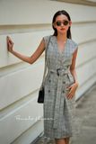  - Đầm kẻ công sở cổ V hai hàng cúc D560 