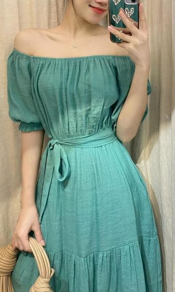  Ana Dress - Đầm xô lụa trễ vai xanh lá D57 