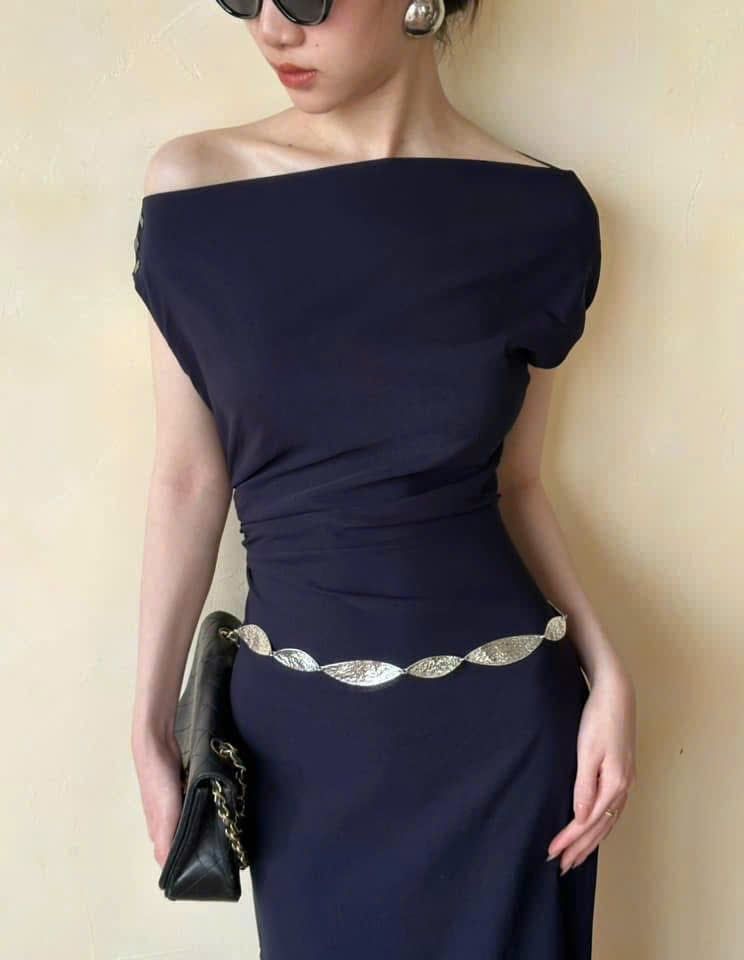  Zoey Dress - Đầm Lệch Vai Nhấn Eo D982 