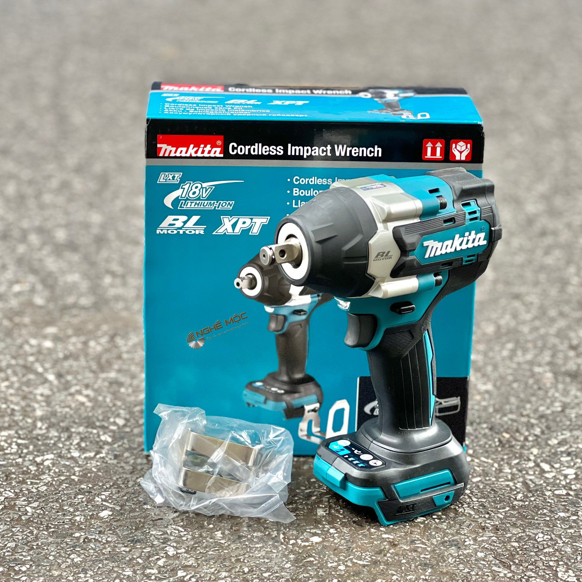 Máy siết bu lông dùng pin Makita DTW700Z