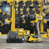 Máy khoan dùng pin 18v Dewalt DCD709D1