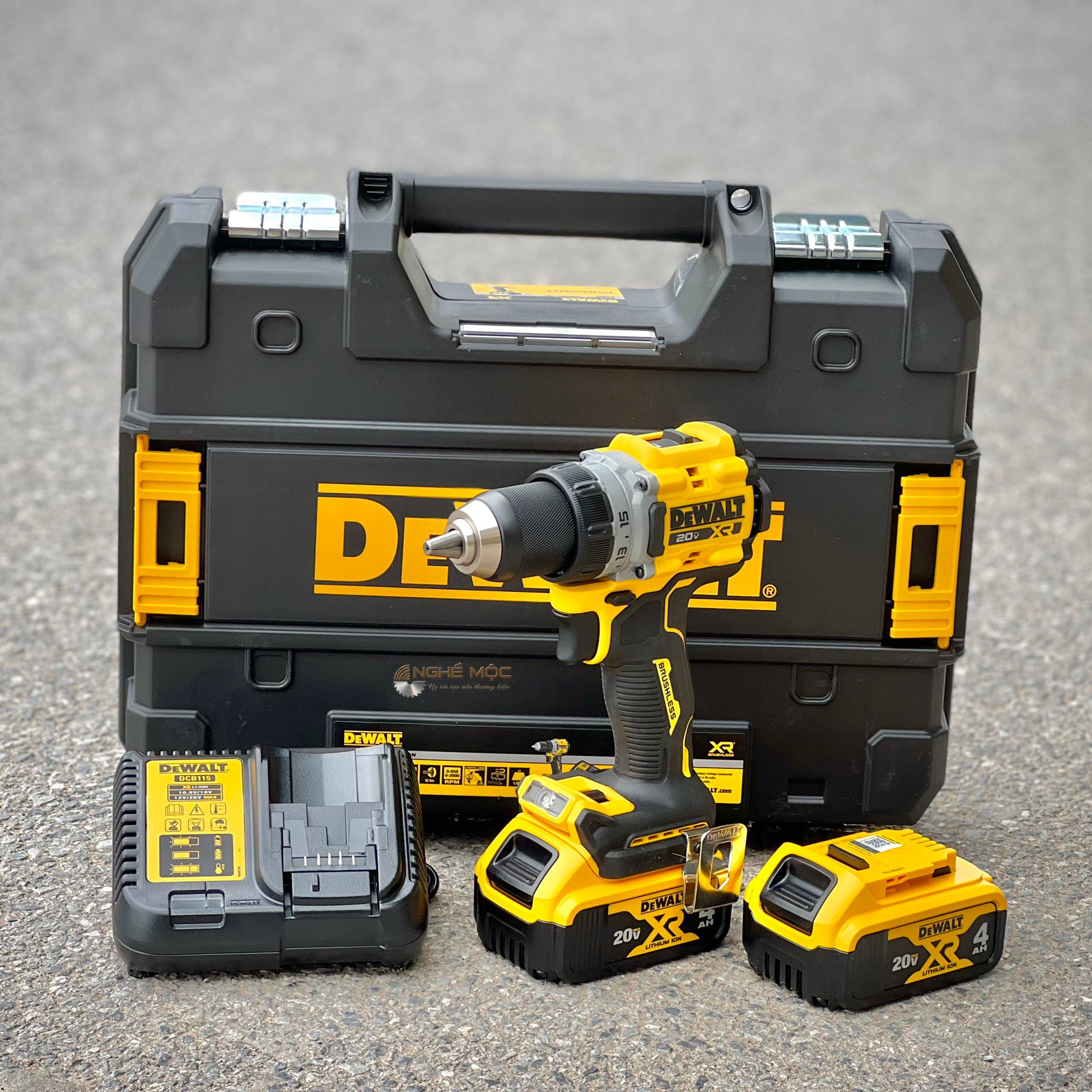 Máy khoan thế hệ mới Dewalt DCD800