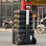 Hộp đựng dụng cụ (nhựa) có bánh xe có tay cầm Dewalt DWST83347-1