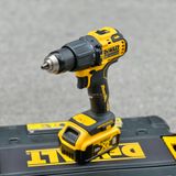 MÁY KHOAN PIN 18V DEWALT DCD709