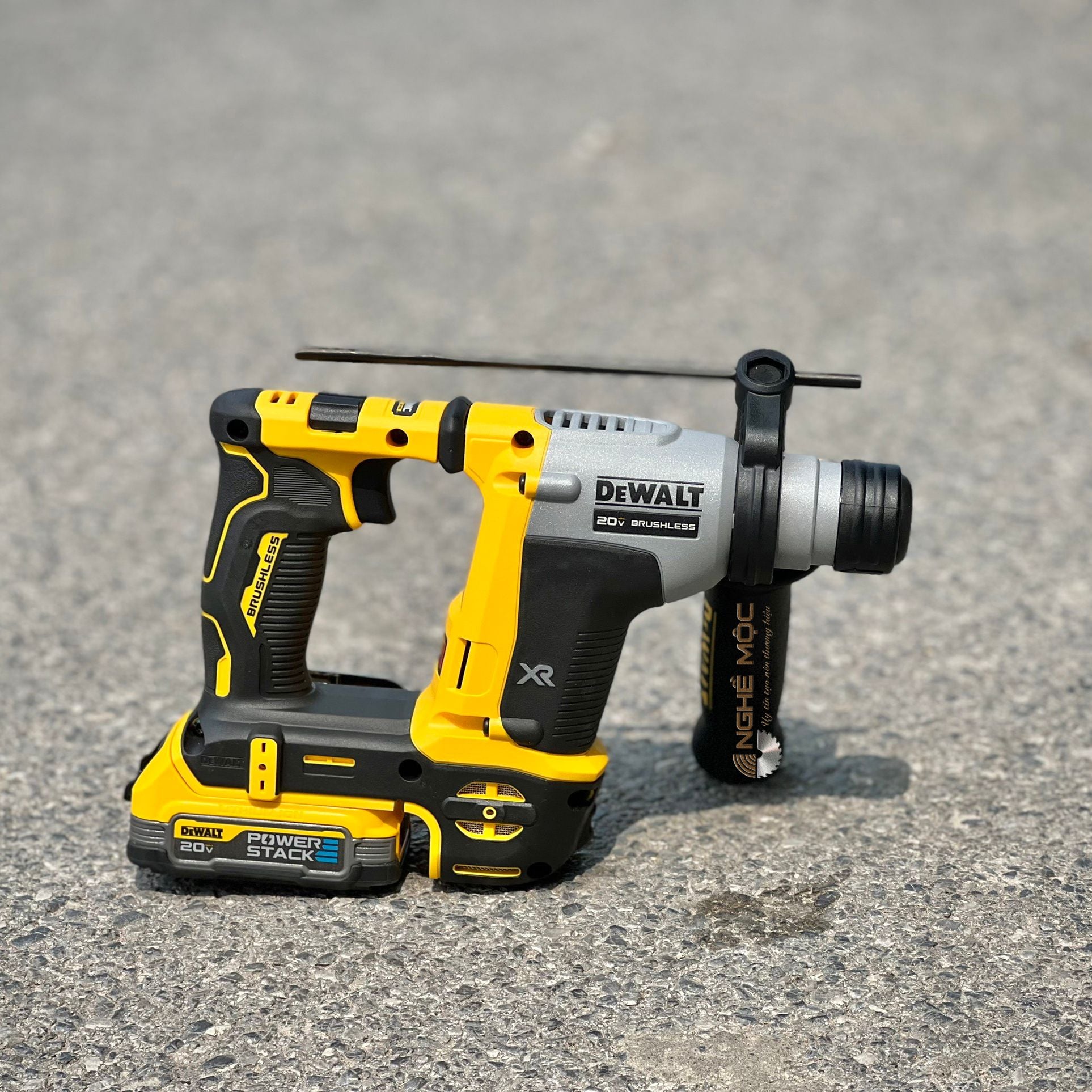 khoan bê tông dewalt DCH172