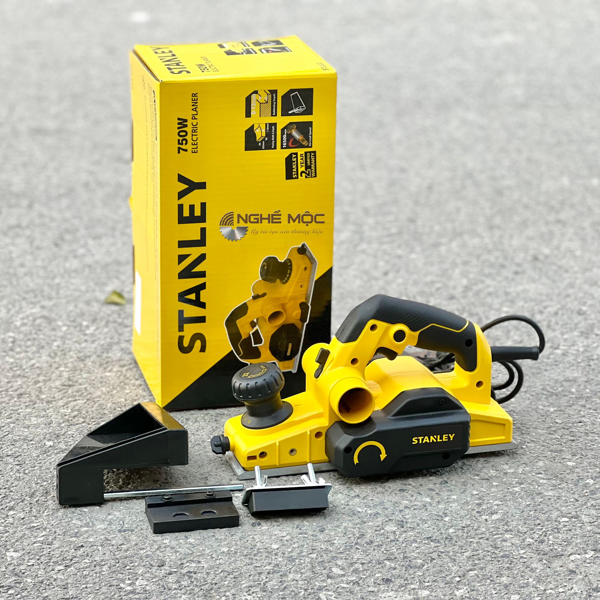 Máy bào gỗ Stanley STEL 630