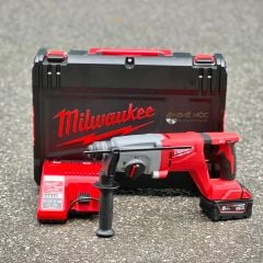 Máy khoan be tong 18v Milwaukee M18 BLHACD26