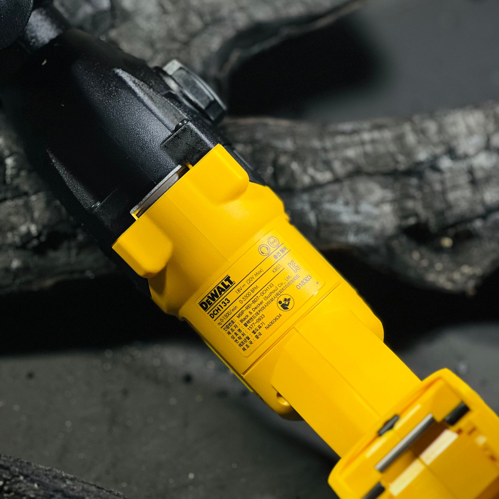 Body khoan b t ng pin DeWALT 18V DCH133N mochaiphat